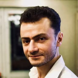Карен О.
